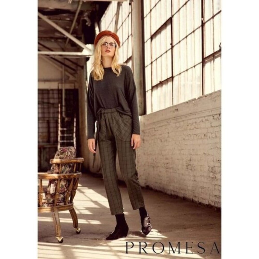 PROMESA Women's Crossing the Line Cropped Plaid Belted Straight Leg‎ Pants